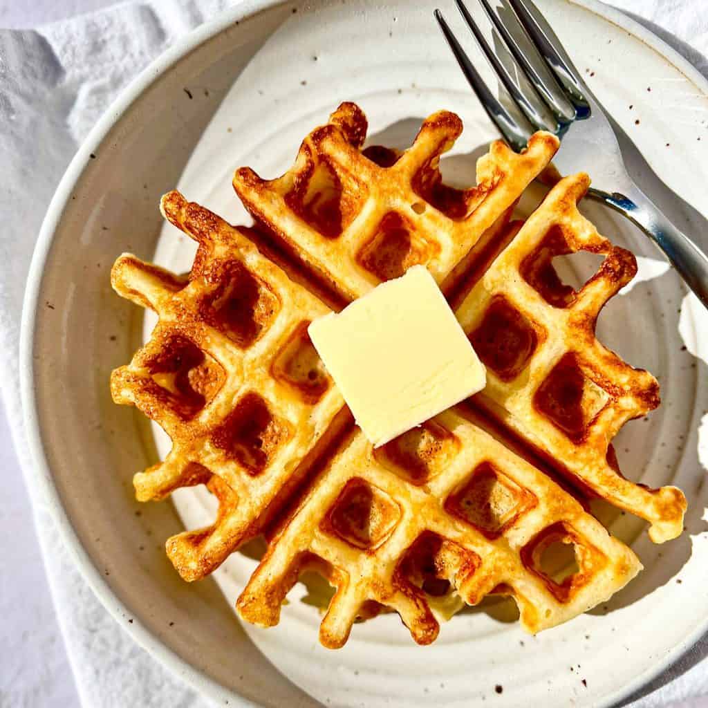 Make Hot And Crispy Waffles In Minutes With These Smart Waffle Makers