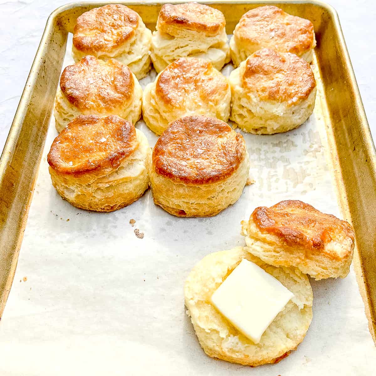 Flaky Buttermilk Biscuits - The Cookin Chicks