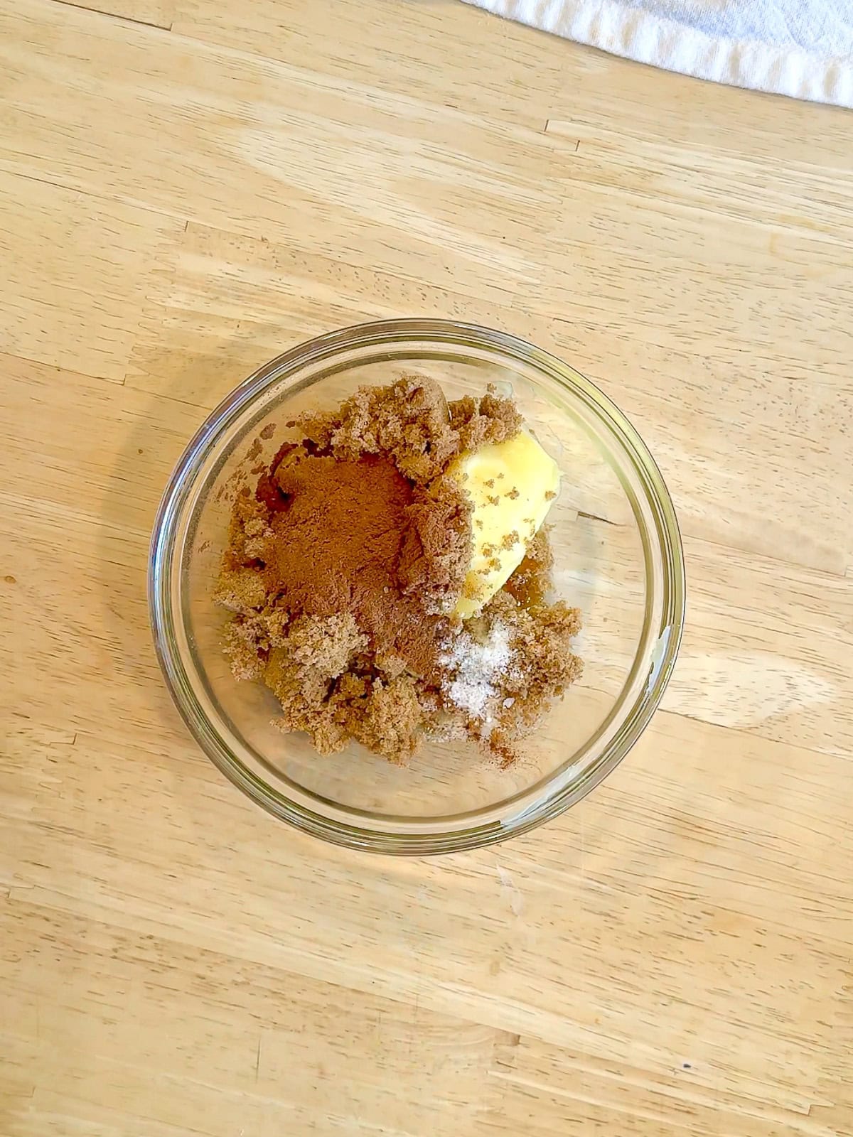 Ingredients to make cinnamon sugar butter.